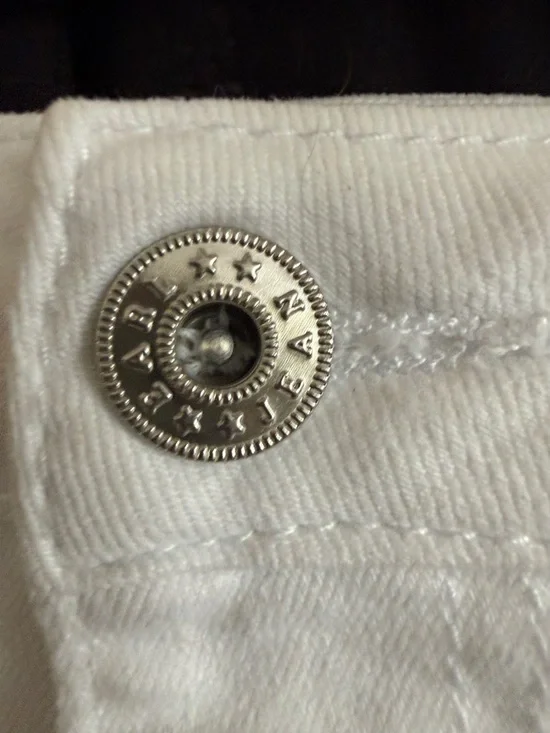 Earl Jean White Denim Mini Skirt Rose Embroidery Raw Hem Size 6 Boho - Picture 6 of 9